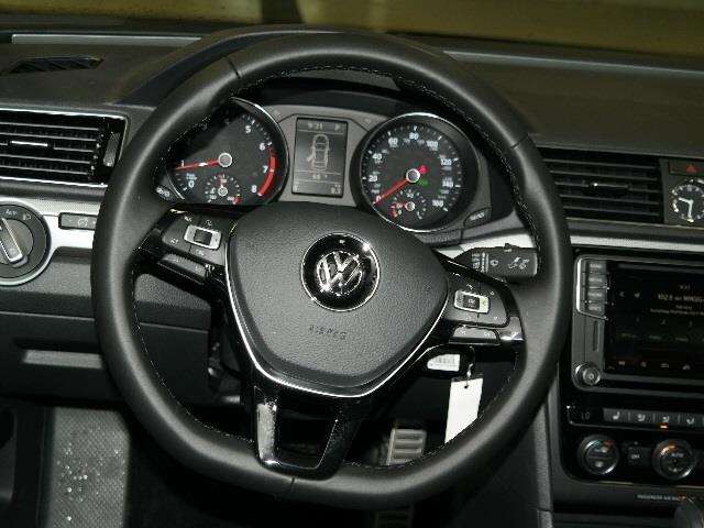 2017 Volkswagen Passat 1.8T R-Line 4dr Sedan